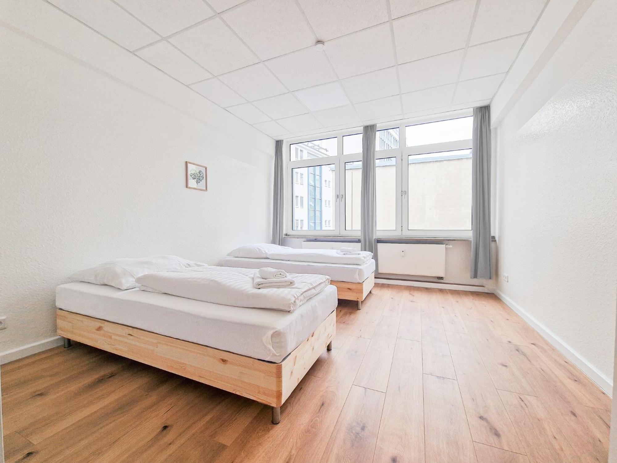 Tolstov - Center With 5 - 10 Min Messe Dus Apartment