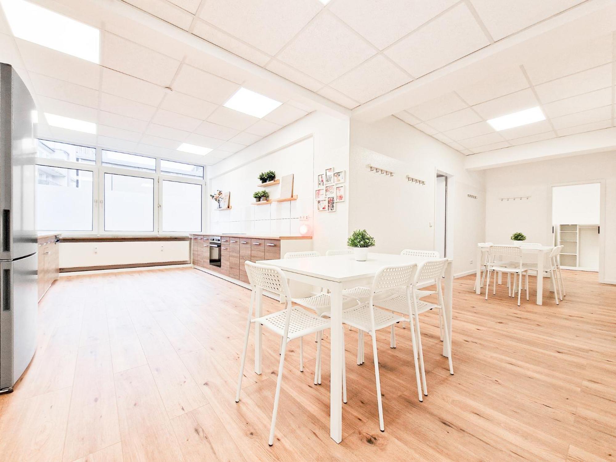 Raj Living - Center With 5 - 10 Min Messe Dus * Düsseldorf